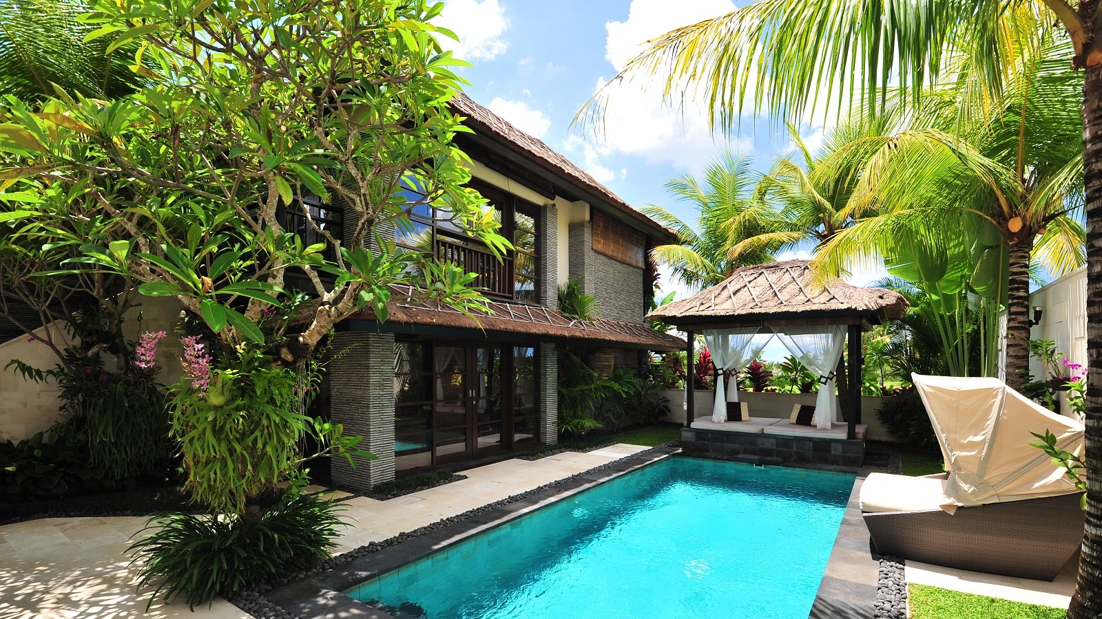 renting out villa in Bali